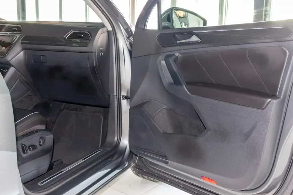 Volkswagen Tiguan Highline BMT/Start-Stopp 4Motion 02/2019-photo-31