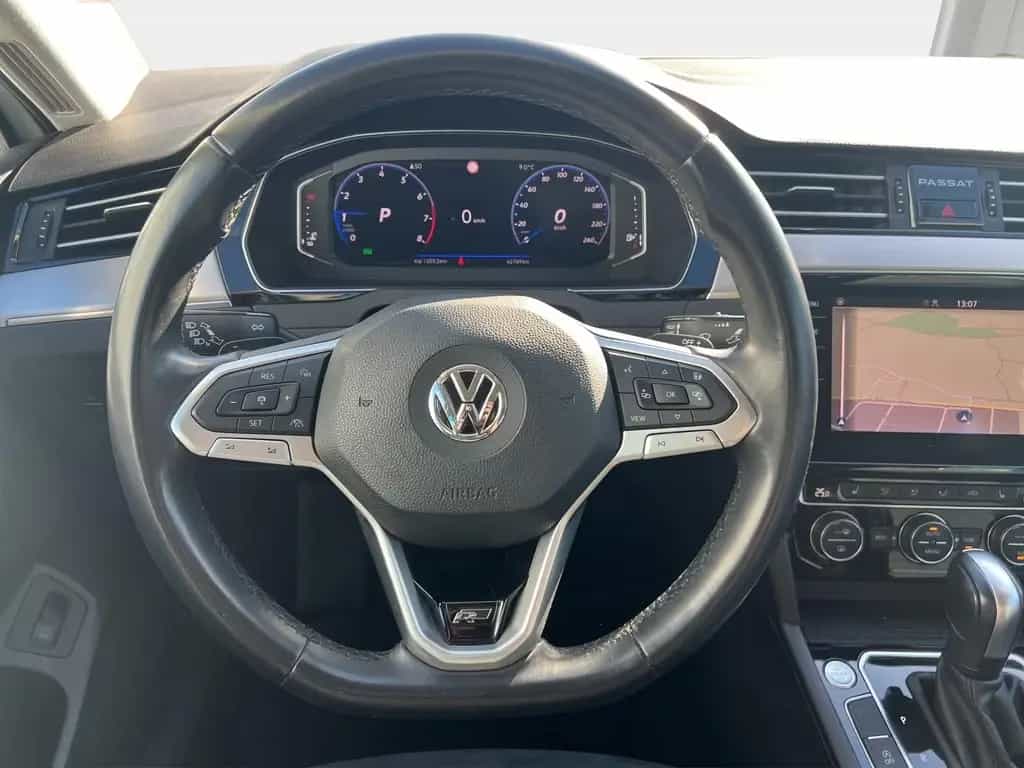 Volkswagen Passat 2.0 TSI DSG R-line Kamera Navi LED-S. 05/2020-photo-9