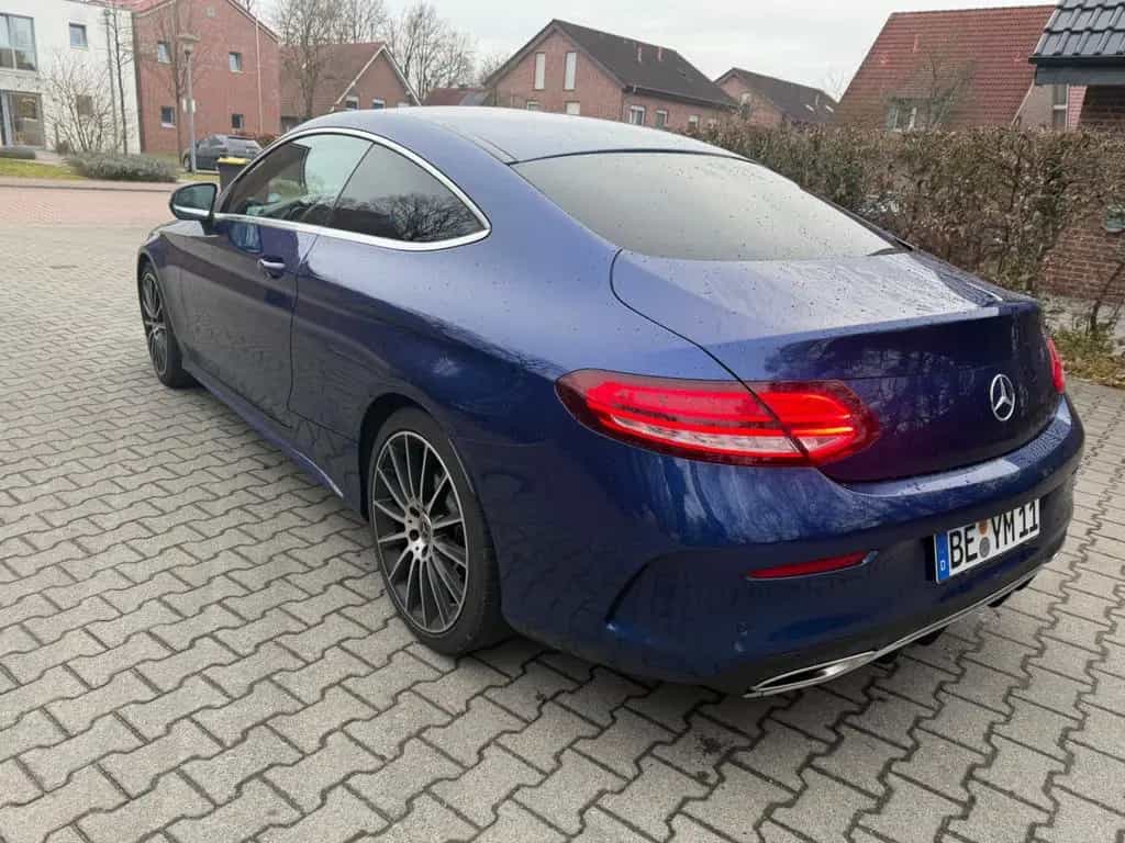 Mercedes-Benz C-Class 300 Coupé AMG Line 10/2020-photo-4