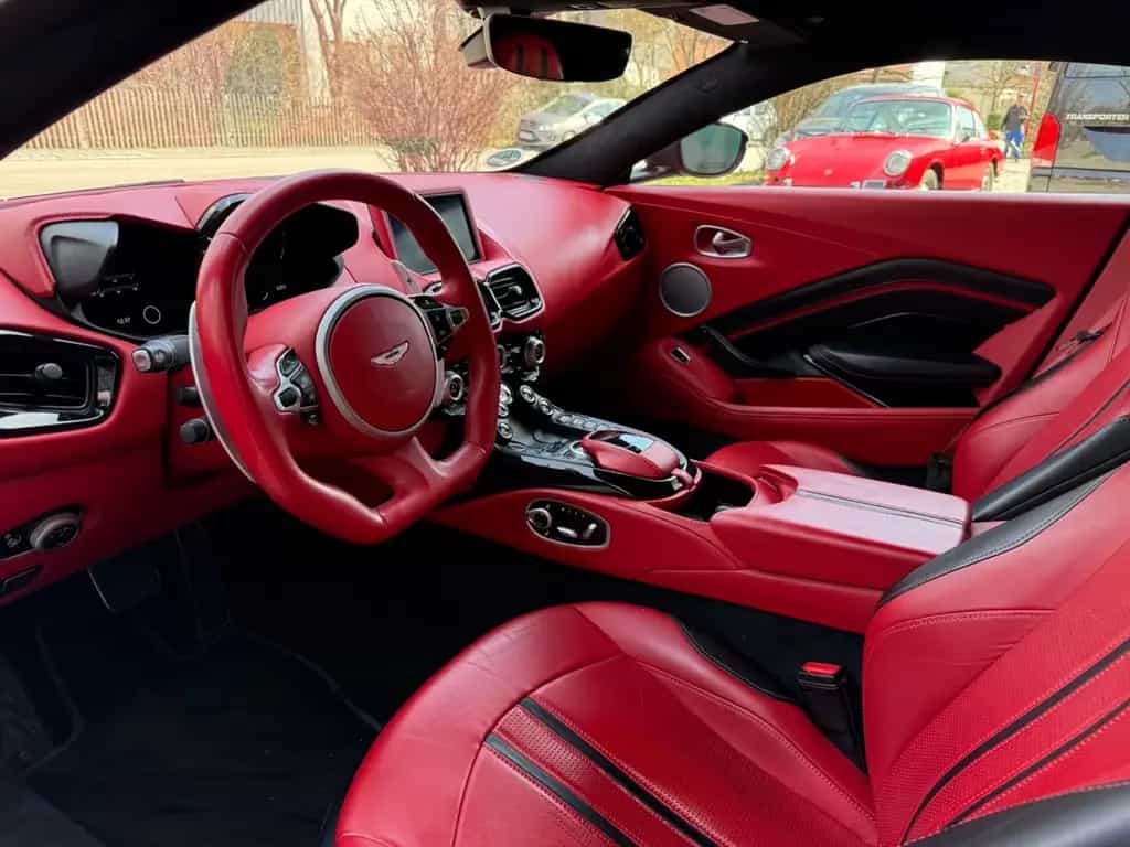 Aston Martin V8 Vantage 4.0 V8 10/2018-photo-10