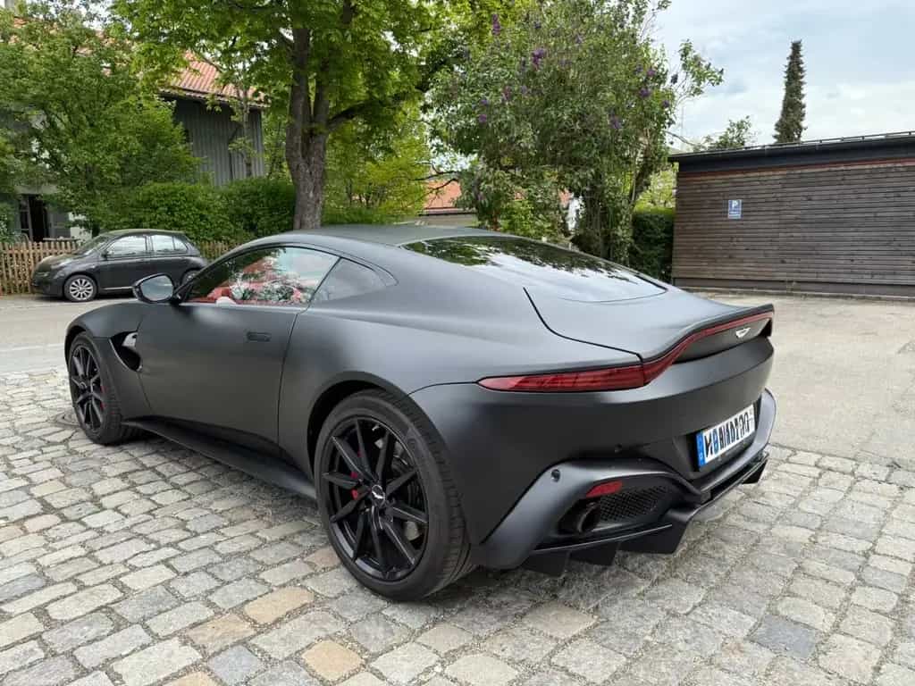 Aston Martin V8 Vantage 4.0 V8 10/2018-photo-2