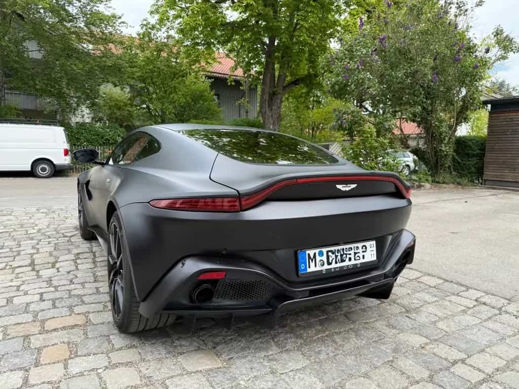 Aston Martin V8 Vantage 4.0 V8 10/2018-photo-3