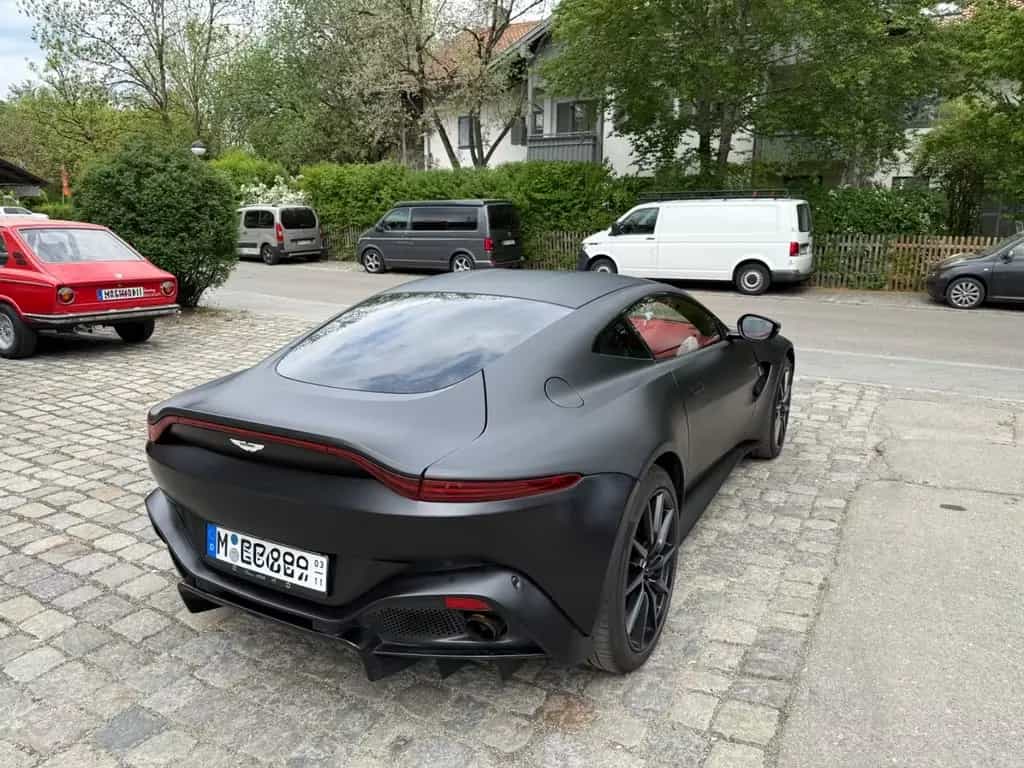 Aston Martin V8 Vantage 4.0 V8 10/2018-photo-5