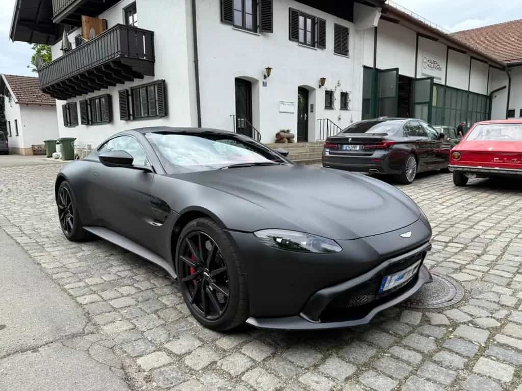 Aston Martin V8 Vantage 4.0 V8 10/2018-photo-9