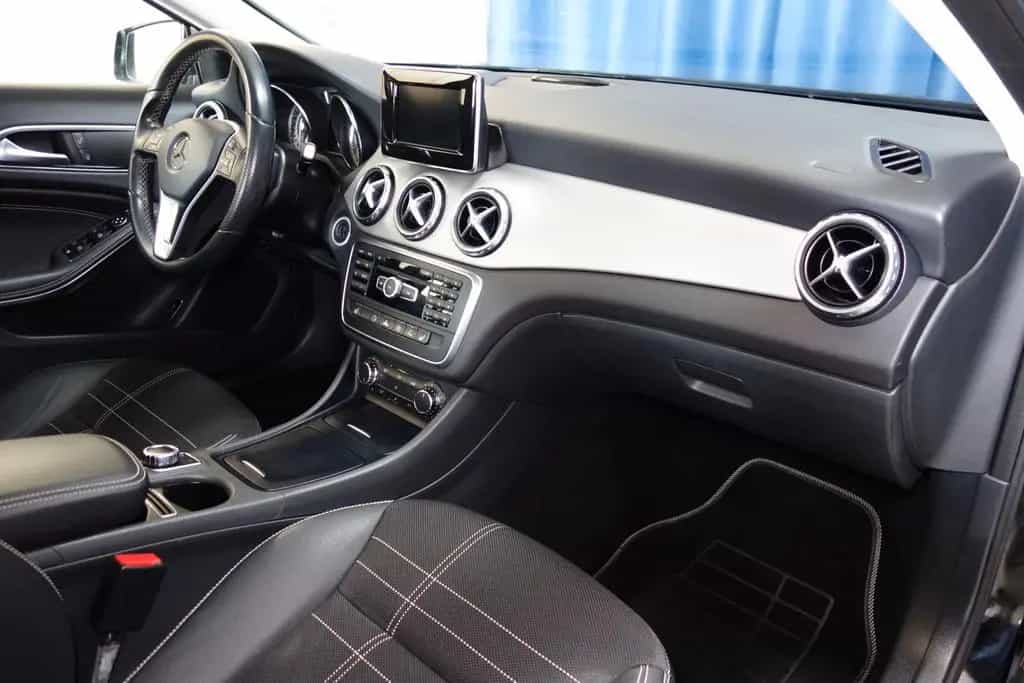 Mercedes-Benz GLA 180 GLA Sportlein"TOP CAR" 05/2015-photo-17