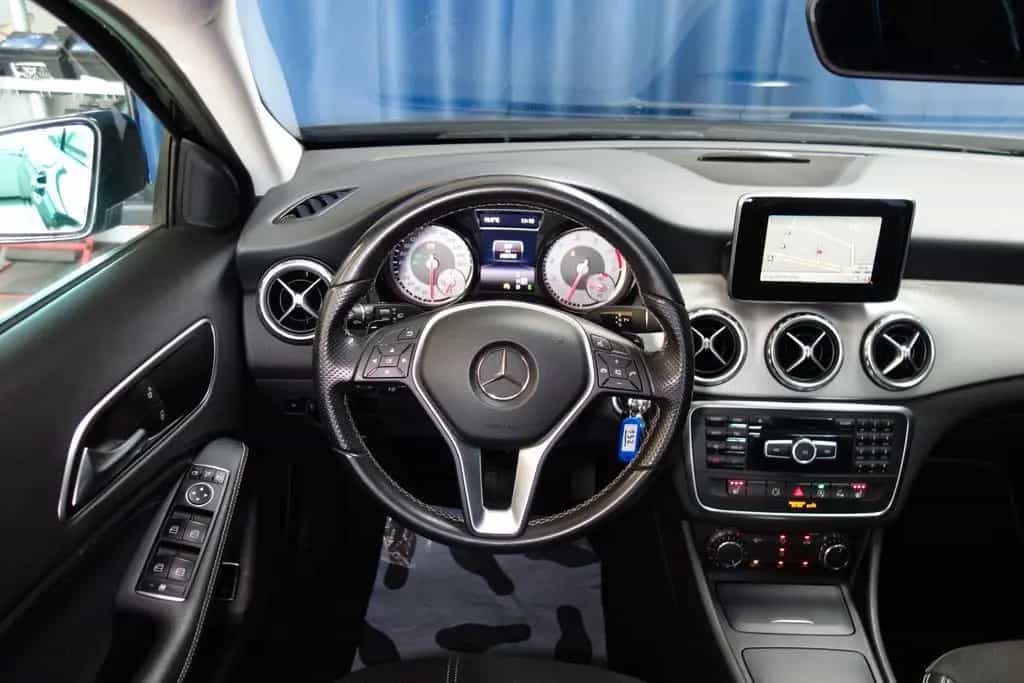 Mercedes-Benz GLA 180 GLA Sportlein"TOP CAR" 05/2015-photo-23