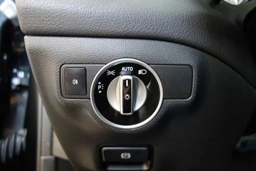 Mercedes-Benz GLA 180 GLA Sportlein"TOP CAR" 05/2015-photo-37