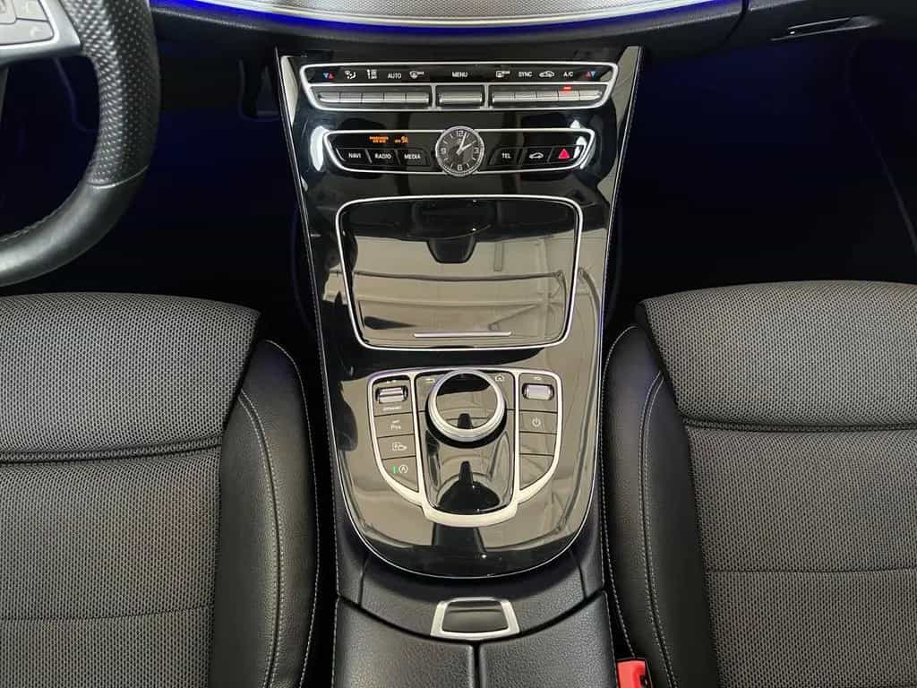 Mercedes-Benz E-Class 200 Limousine/AMG-Line/Automatik/AHK/19"LM 08/2016-photo-24