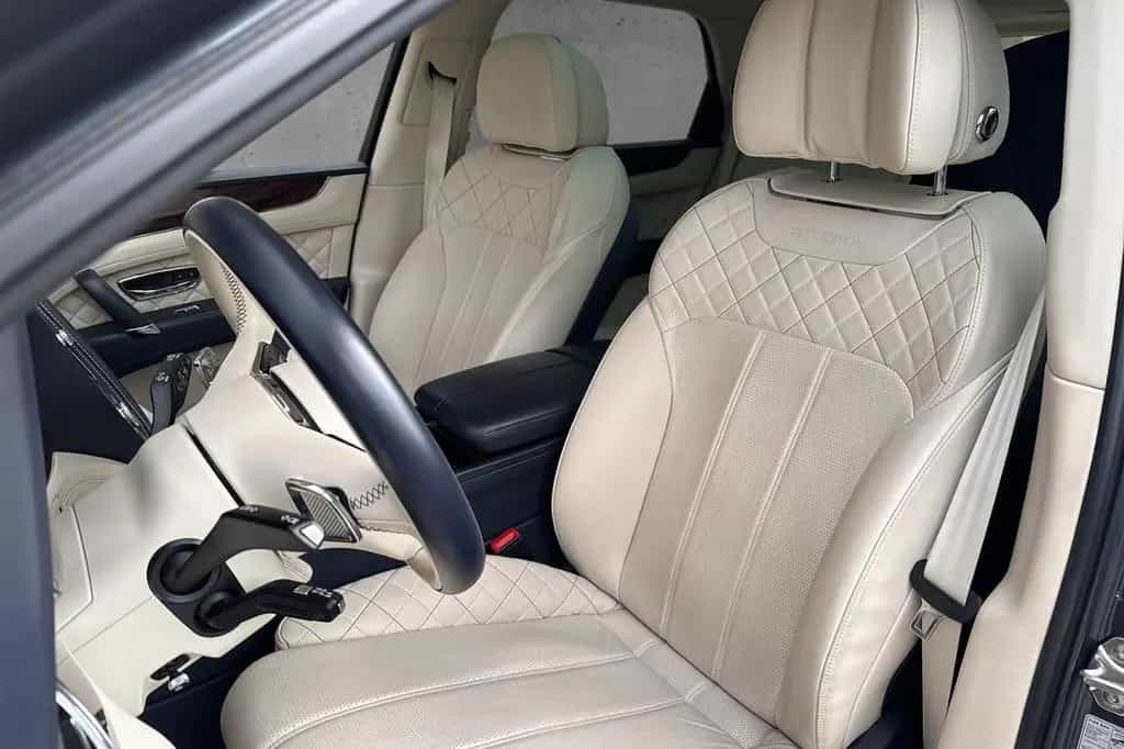 Bentley Bentayga W12*First Edition*Dt. Auto*Naim*Mulline 04/2016-photo-10