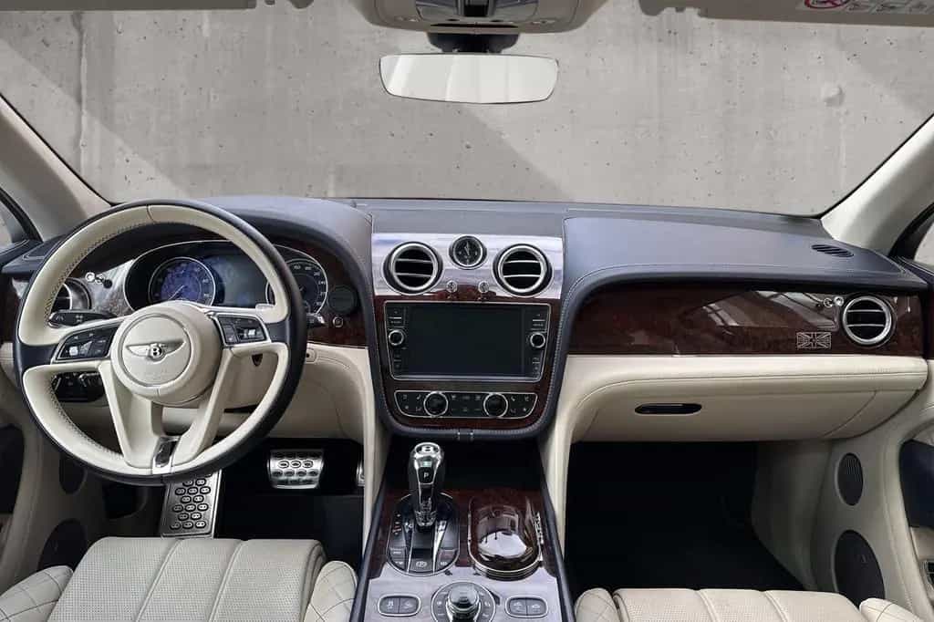 Bentley Bentayga W12*First Edition*Dt. Auto*Naim*Mulline 04/2016-photo-13
