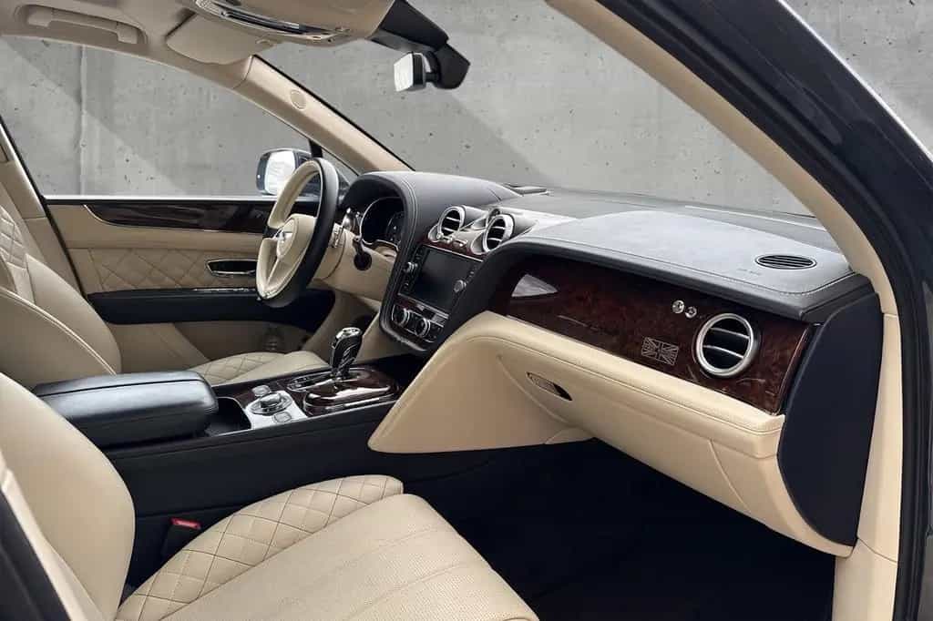 Bentley Bentayga W12*First Edition*Dt. Auto*Naim*Mulline 04/2016-photo-15