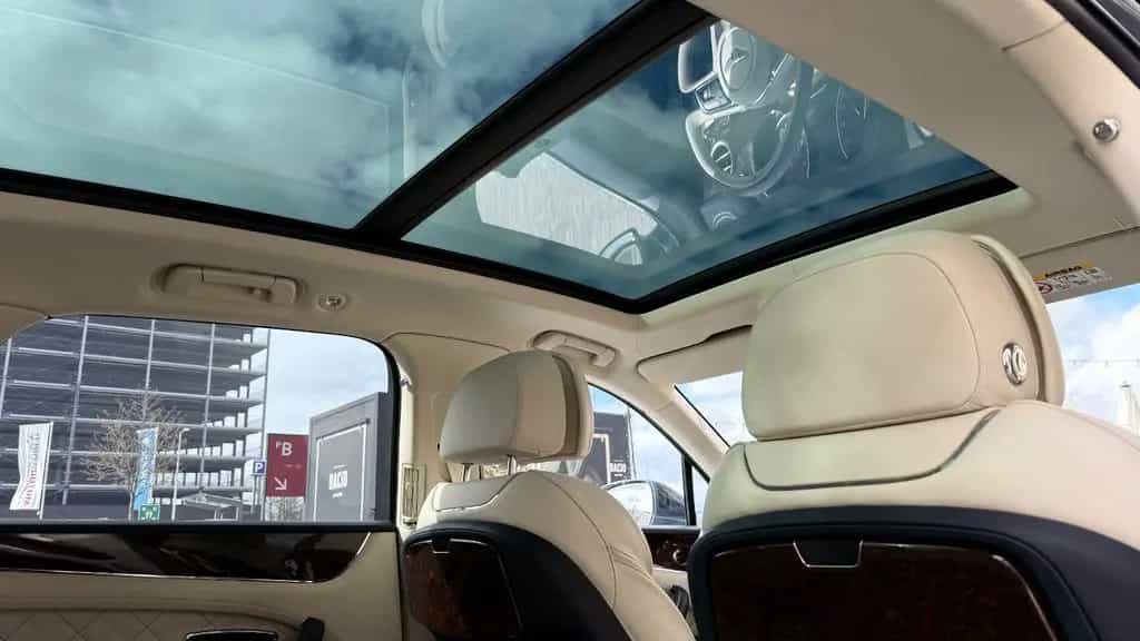 Bentley Bentayga W12*First Edition*Dt. Auto*Naim*Mulline 04/2016-photo-23