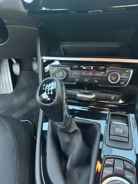 BMW 2 Series 218 Active Tourer 218i - 07/2015-photo-11
