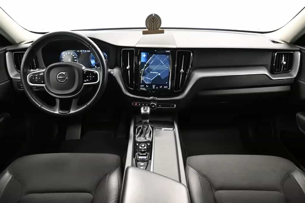 Volvo XC60 Momentum 2WD *LED *PDC *PANO *AHK *VIRTUAL 03/2019-photo-11