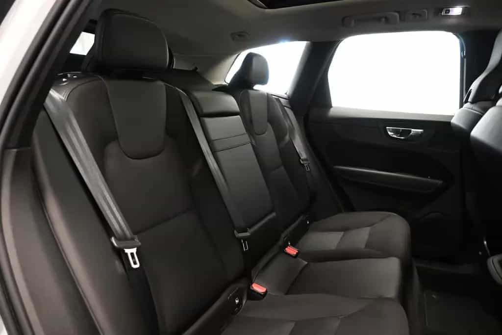 Volvo XC60 Momentum 2WD *LED *PDC *PANO *AHK *VIRTUAL 03/2019-photo-16