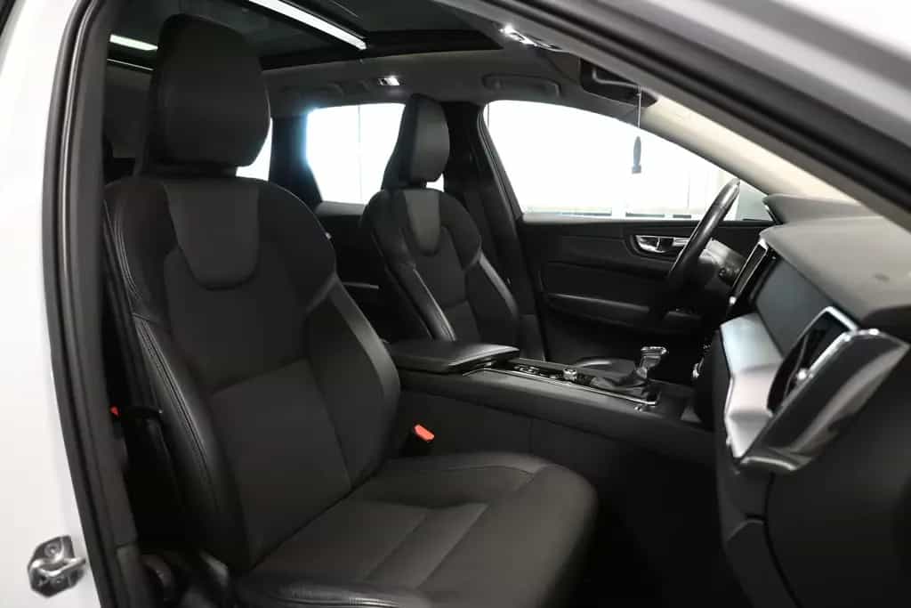 Volvo XC60 Momentum 2WD *LED *PDC *PANO *AHK *VIRTUAL 03/2019-photo-17