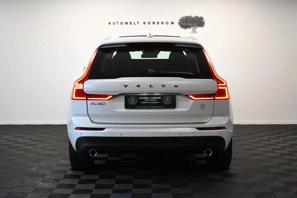 Volvo XC60 Momentum 2WD *LED *PDC *PANO *AHK *VIRTUAL 03/2019-photo-5