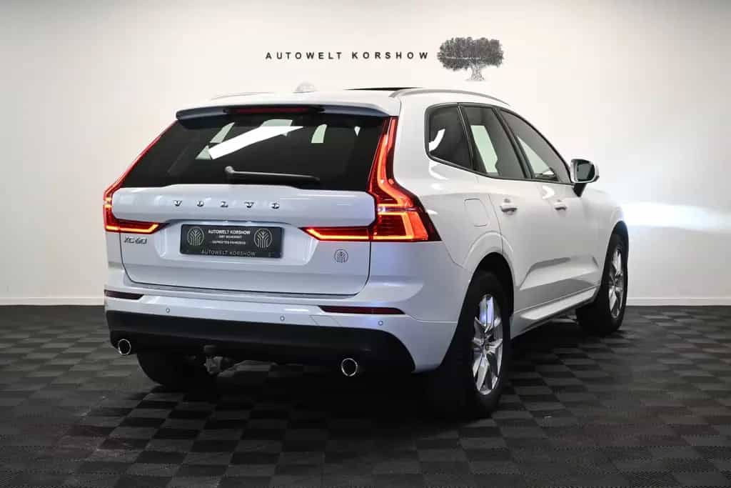 Volvo XC60 Momentum 2WD *LED *PDC *PANO *AHK *VIRTUAL 03/2019-photo-8