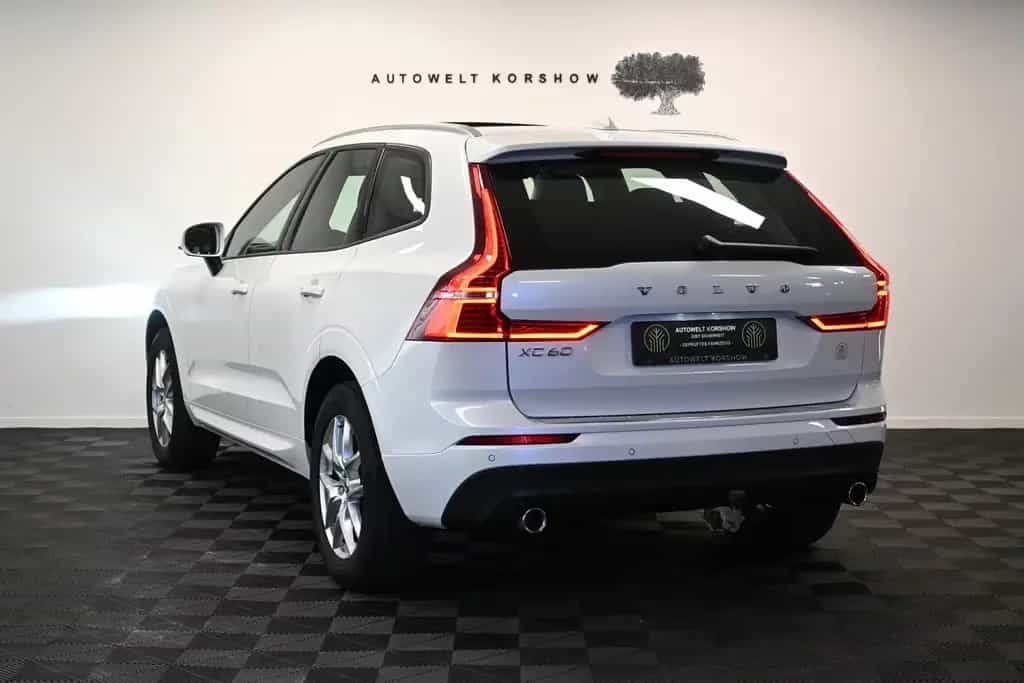 Volvo XC60 Momentum 2WD *LED *PDC *PANO *AHK *VIRTUAL 03/2019-photo-9