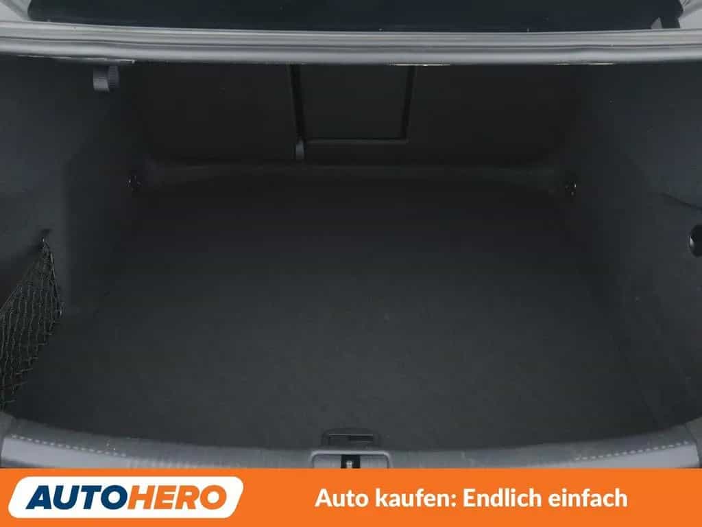 Audi A3 Limousine 1.6 TDI Sport Aut.*XENON*TEMPO*PDC* 01/2019-photo-17