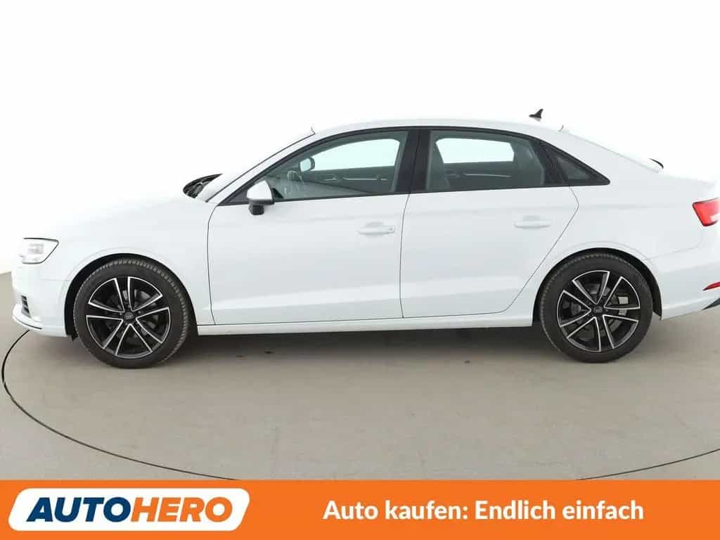 Audi A3 Limousine 1.6 TDI Sport Aut.*XENON*TEMPO*PDC* 01/2019-photo-2