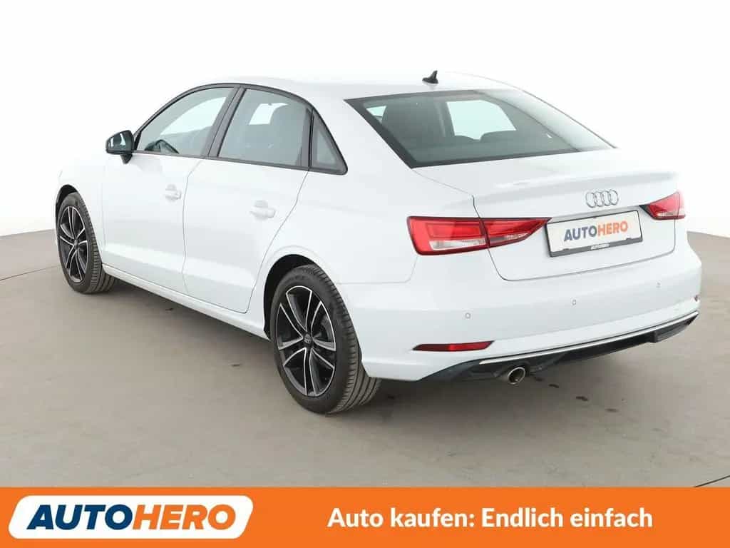 Audi A3 Limousine 1.6 TDI Sport Aut.*XENON*TEMPO*PDC* 01/2019-photo-3