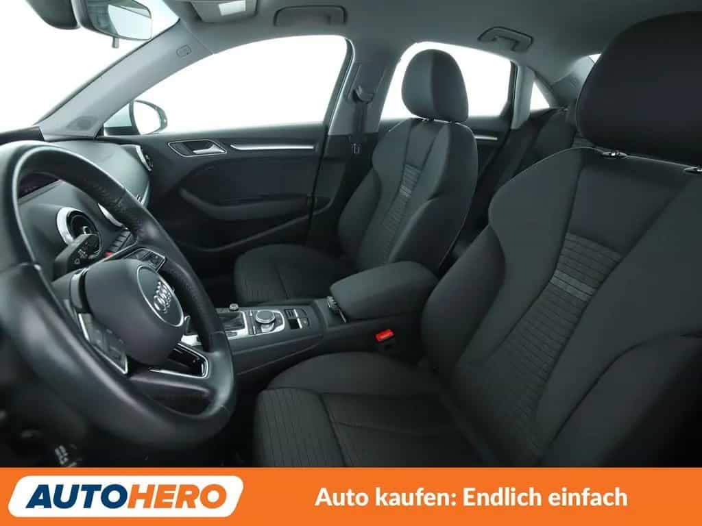 Audi A3 Limousine 1.6 TDI Sport Aut.*XENON*TEMPO*PDC* 01/2019-photo-9