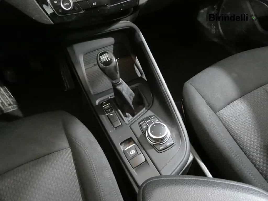 BMW X1 (F48) - X1 sDrive18d Business Advantage 03/2022-photo-12