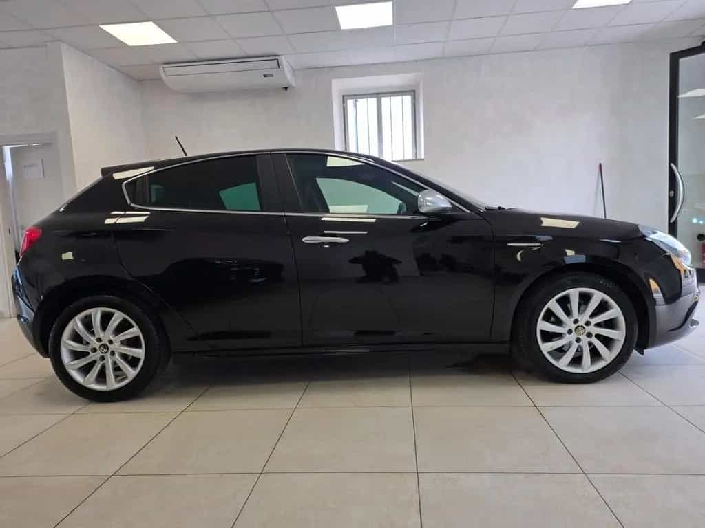 Alfa Romeo Giulietta 1.6 JTDm-2 105 CV Distincti 09/2011-photo-3