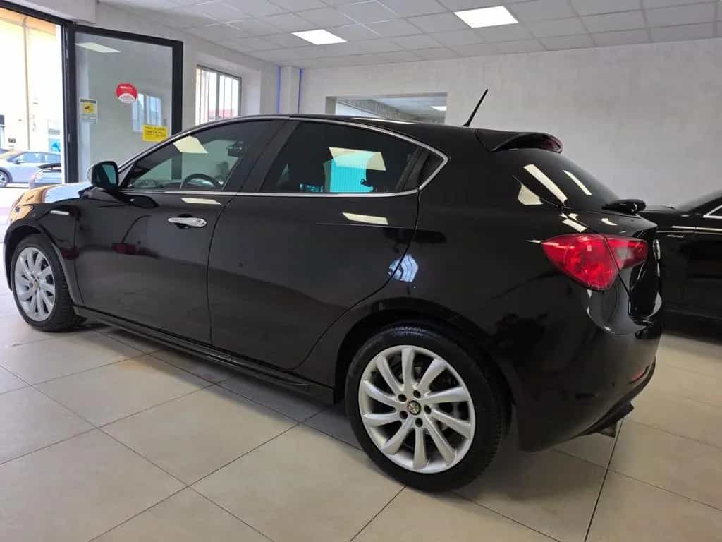 Alfa Romeo Giulietta 1.6 JTDm-2 105 CV Distincti 09/2011-photo-4