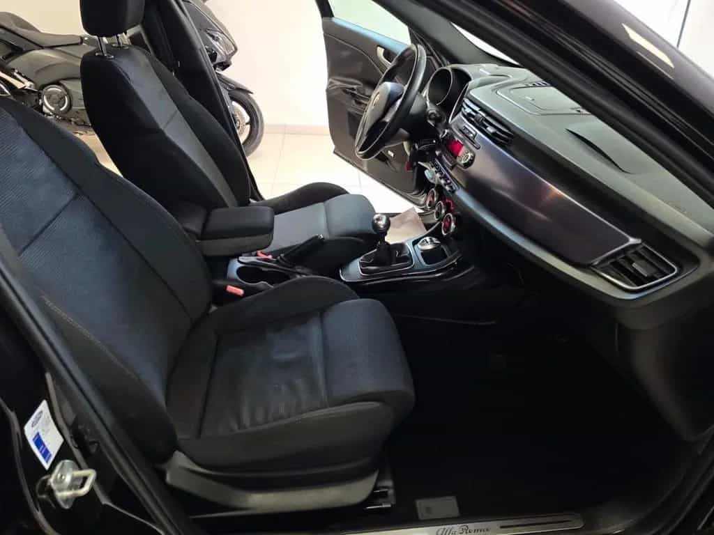 Alfa Romeo Giulietta 1.6 JTDm-2 105 CV Distincti 09/2011-photo-9