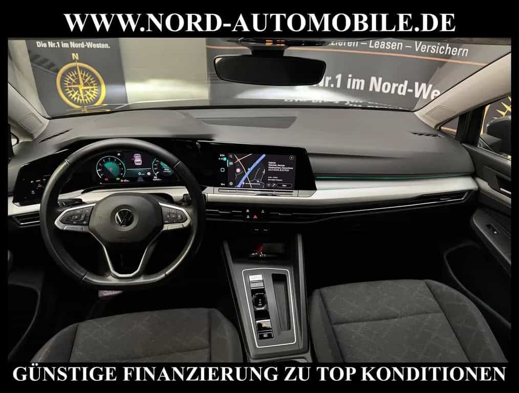 Volkswagen Golf Life 1.0 eTSI DSG Navigation/LED/PDC 01/2022-photo-18