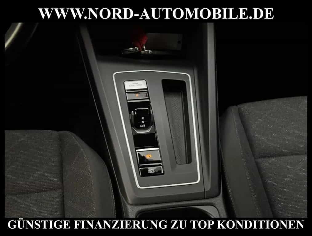 Volkswagen Golf Life 1.0 eTSI DSG Navigation/LED/PDC 01/2022-photo-19
