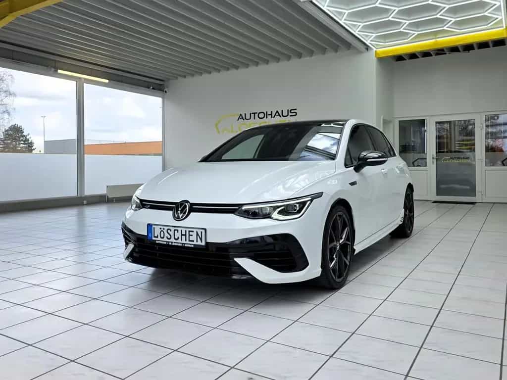 Volkswagen Golf VIII Limo R BlackStyle Pano Akrapovic H&K 11/2023-photo-1