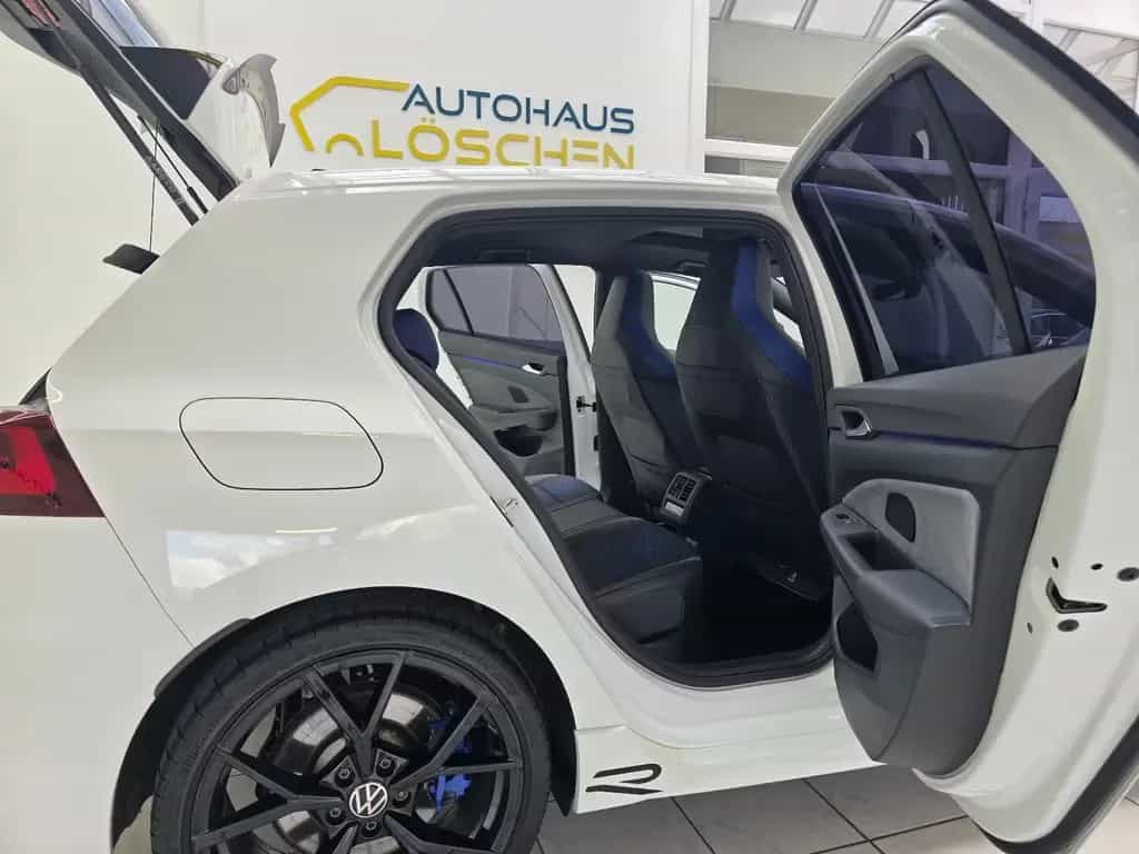 Volkswagen Golf VIII Limo R BlackStyle Pano Akrapovic H&K 11/2023-photo-17