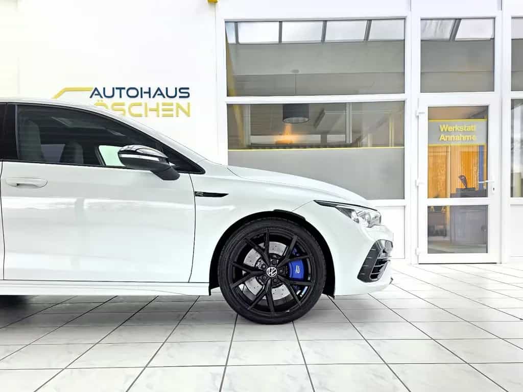 Volkswagen Golf VIII Limo R BlackStyle Pano Akrapovic H&K 11/2023-photo-4