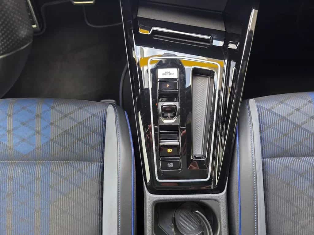 Volkswagen Golf VIII Limo R BlackStyle Pano Akrapovic H&K 11/2023-photo-45
