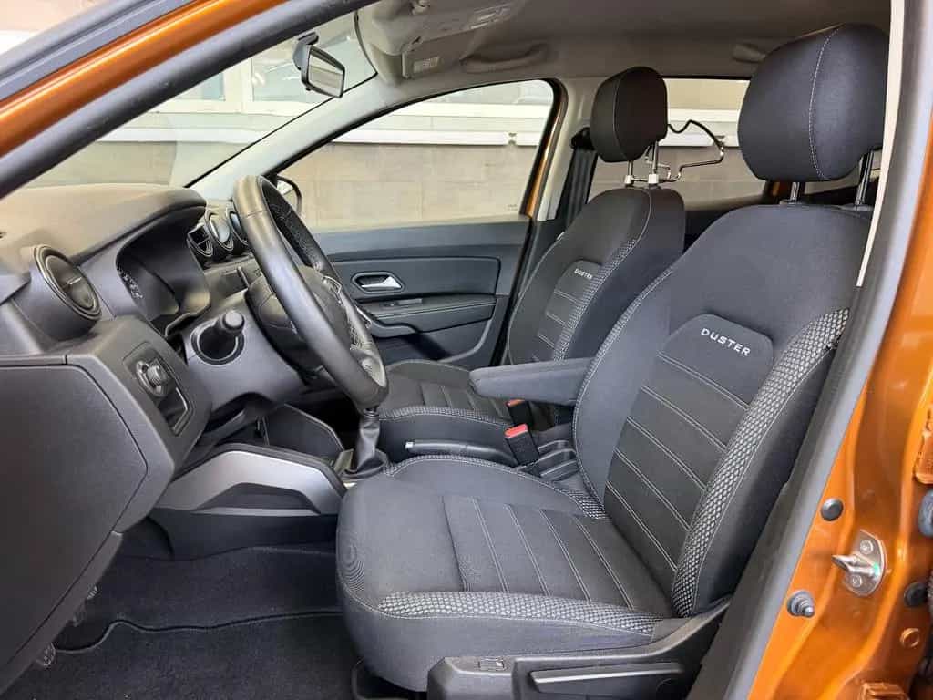 Dacia Duster 5 J. Garantie LED CAM NAVI AHK SHZ 360 12/2019-photo-1