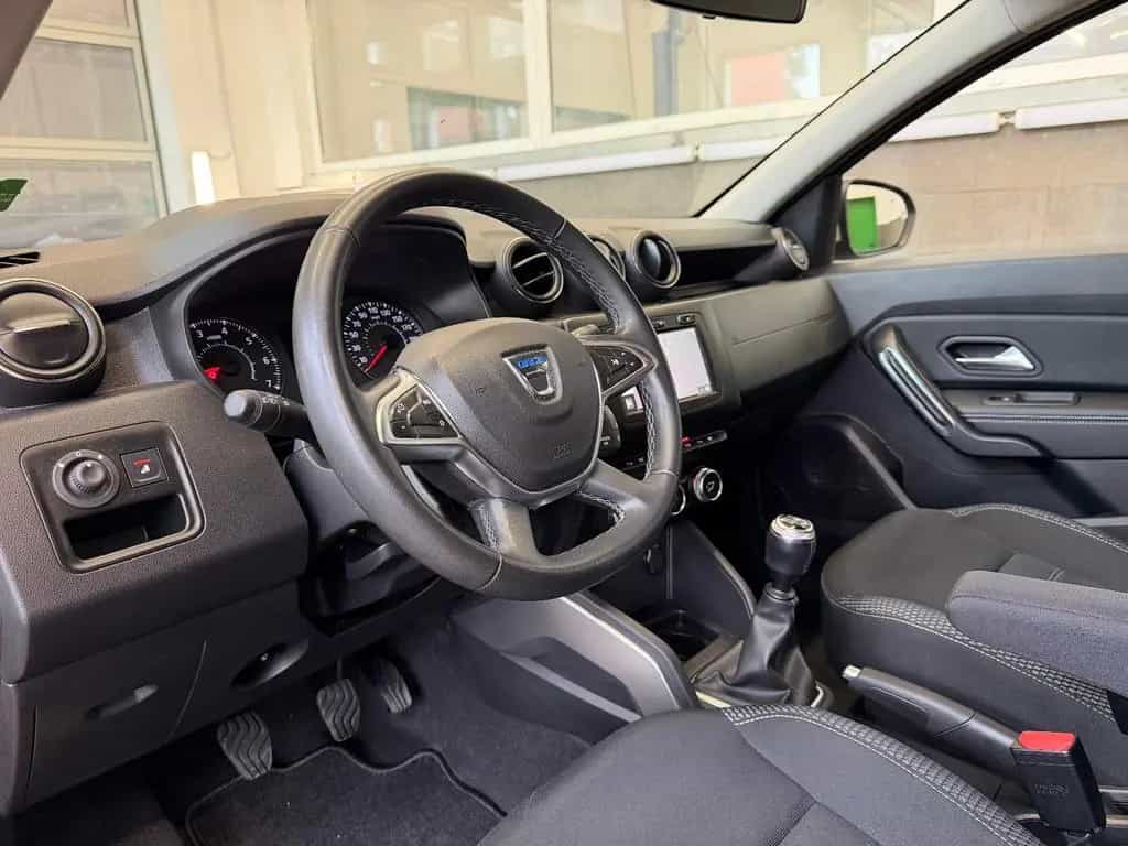 Dacia Duster 5 J. Garantie LED CAM NAVI AHK SHZ 360 12/2019-photo-2