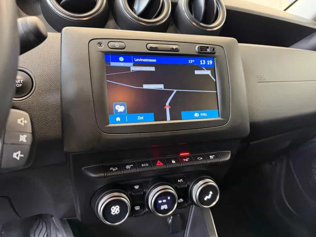 Dacia Duster 5 J. Garantie LED CAM NAVI AHK SHZ 360 12/2019-photo-6