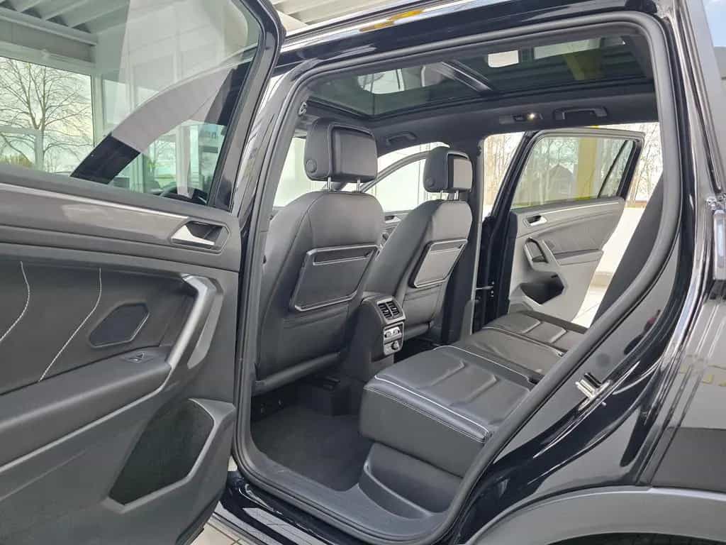 Volkswagen Tiguan Allspace R-Line 4Motion Black Style Pano 10/2021-photo-12