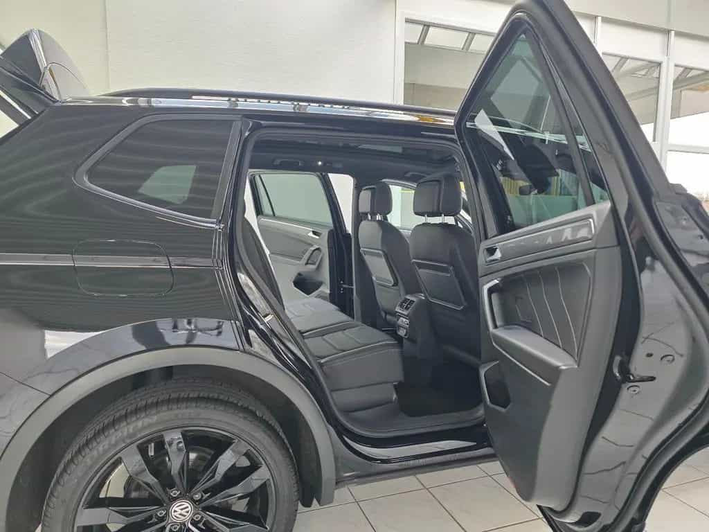 Volkswagen Tiguan Allspace R-Line 4Motion Black Style Pano 10/2021-photo-16
