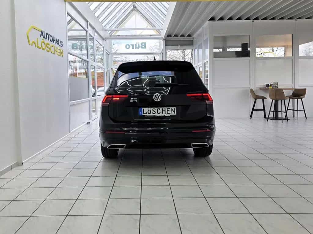Volkswagen Tiguan Allspace R-Line 4Motion Black Style Pano 10/2021-photo-7