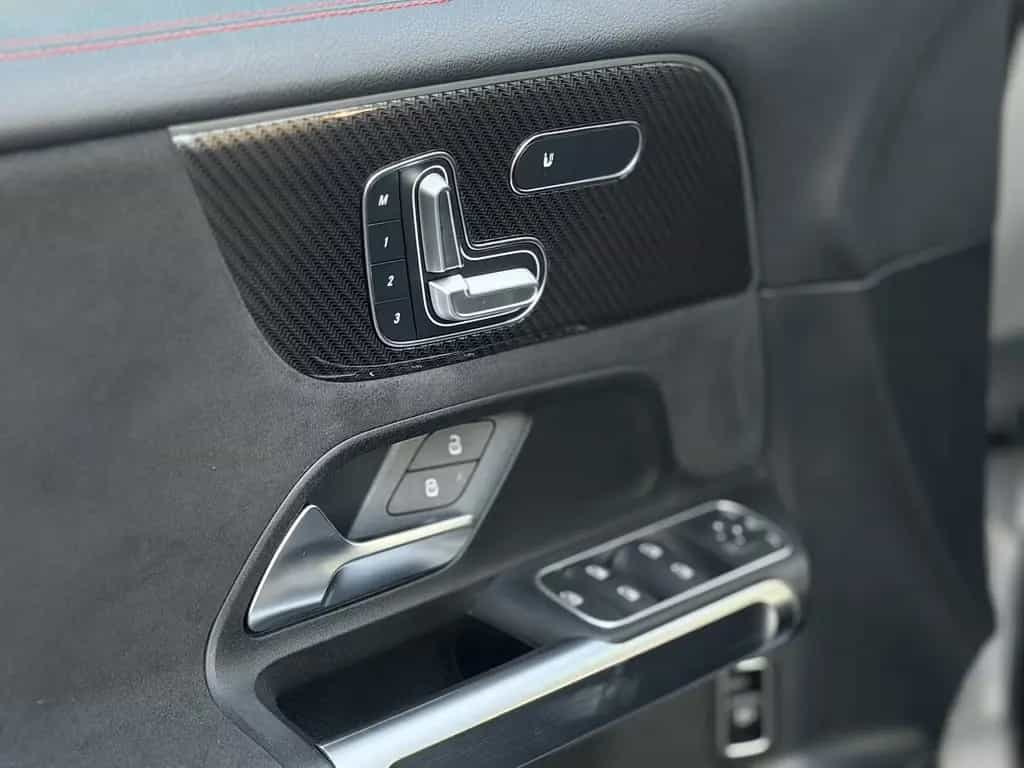 Mercedes-Benz GLB-Class 200 AMG / 7 Sitze / PANO / MBUX / 0% Finanz. 12/2021-photo-14