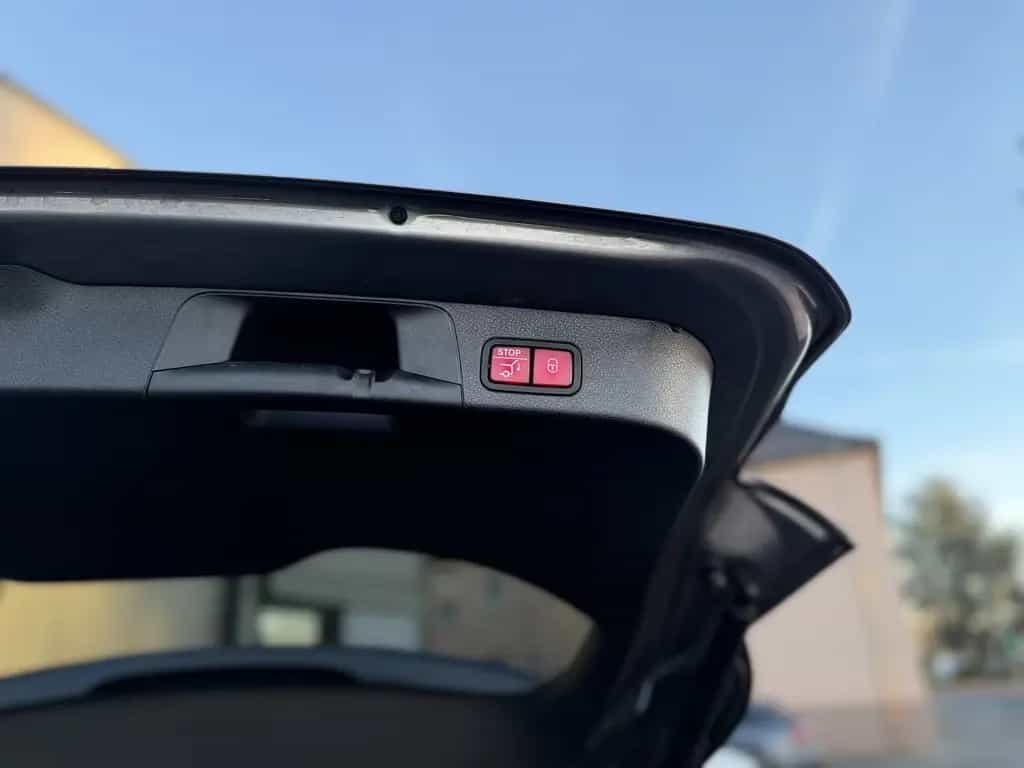 Mercedes-Benz GLB-Class 200 AMG / 7 Sitze / PANO / MBUX / 0% Finanz. 12/2021-photo-25