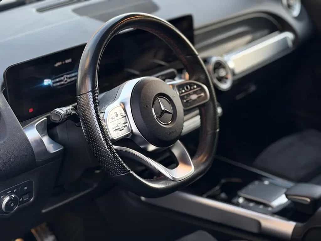 Mercedes-Benz GLB-Class 200 AMG / 7 Sitze / PANO / MBUX / 0% Finanz. 12/2021-photo-4