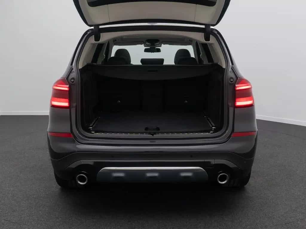 BMW X3 xD30i Luxury Line AHK Panorama HUD DAB 21Zoll 04/2019-photo-11