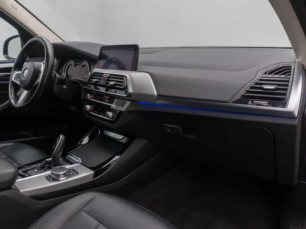 BMW X3 xD30i Luxury Line AHK Panorama HUD DAB 21Zoll 04/2019-photo-21