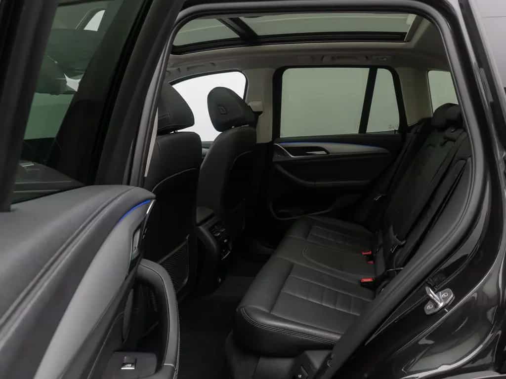 BMW X3 xD30i Luxury Line AHK Panorama HUD DAB 21Zoll 04/2019-photo-23