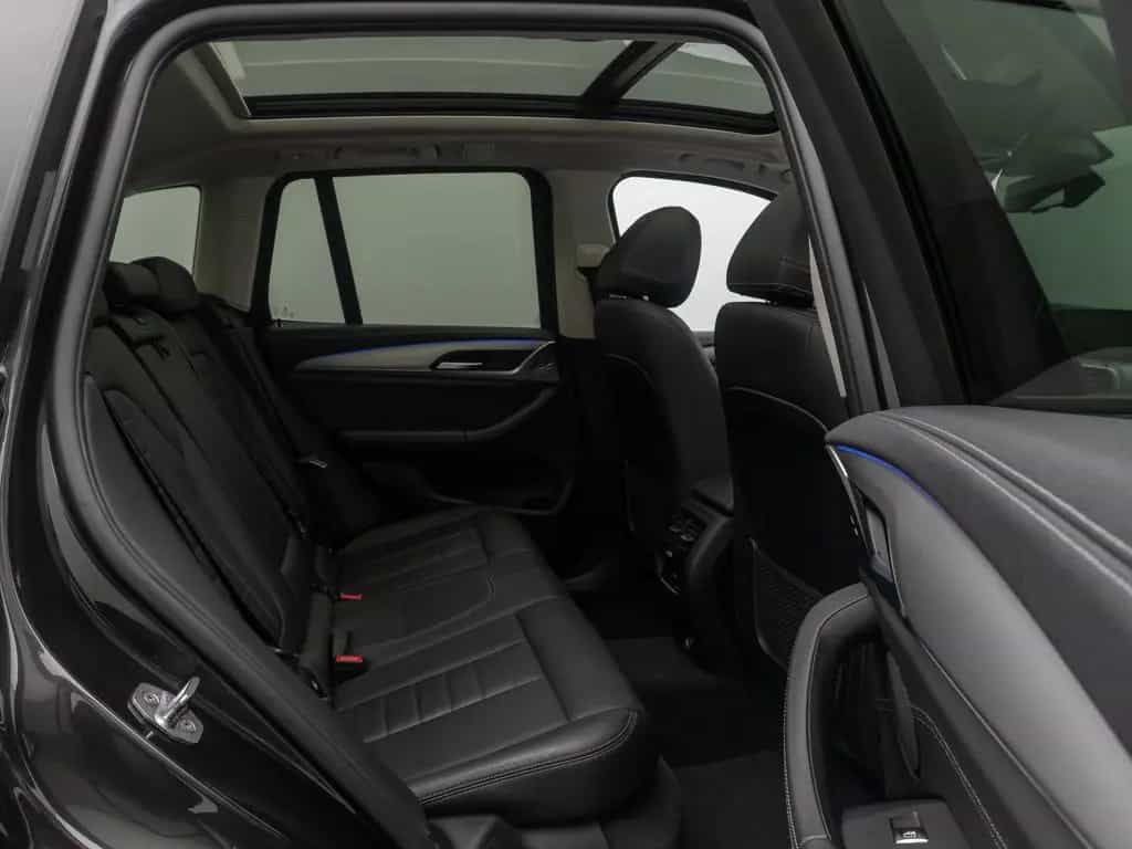 BMW X3 xD30i Luxury Line AHK Panorama HUD DAB 21Zoll 04/2019-photo-24